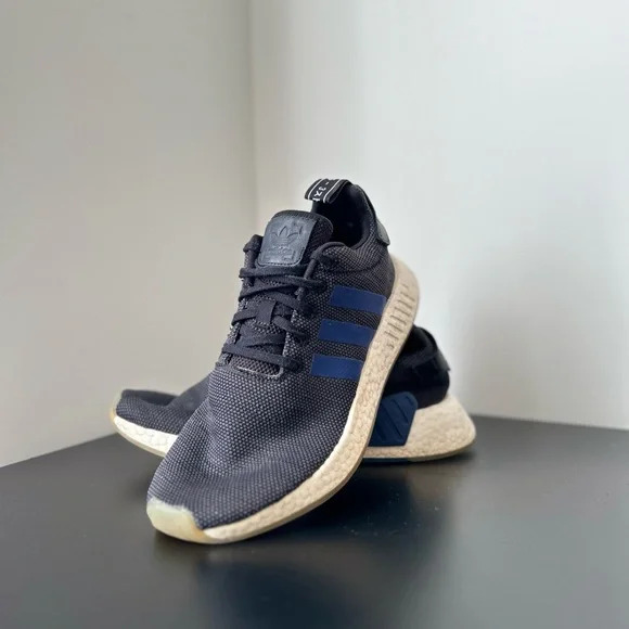 Adidas NMD R2 women’s - Picture 4 of 5